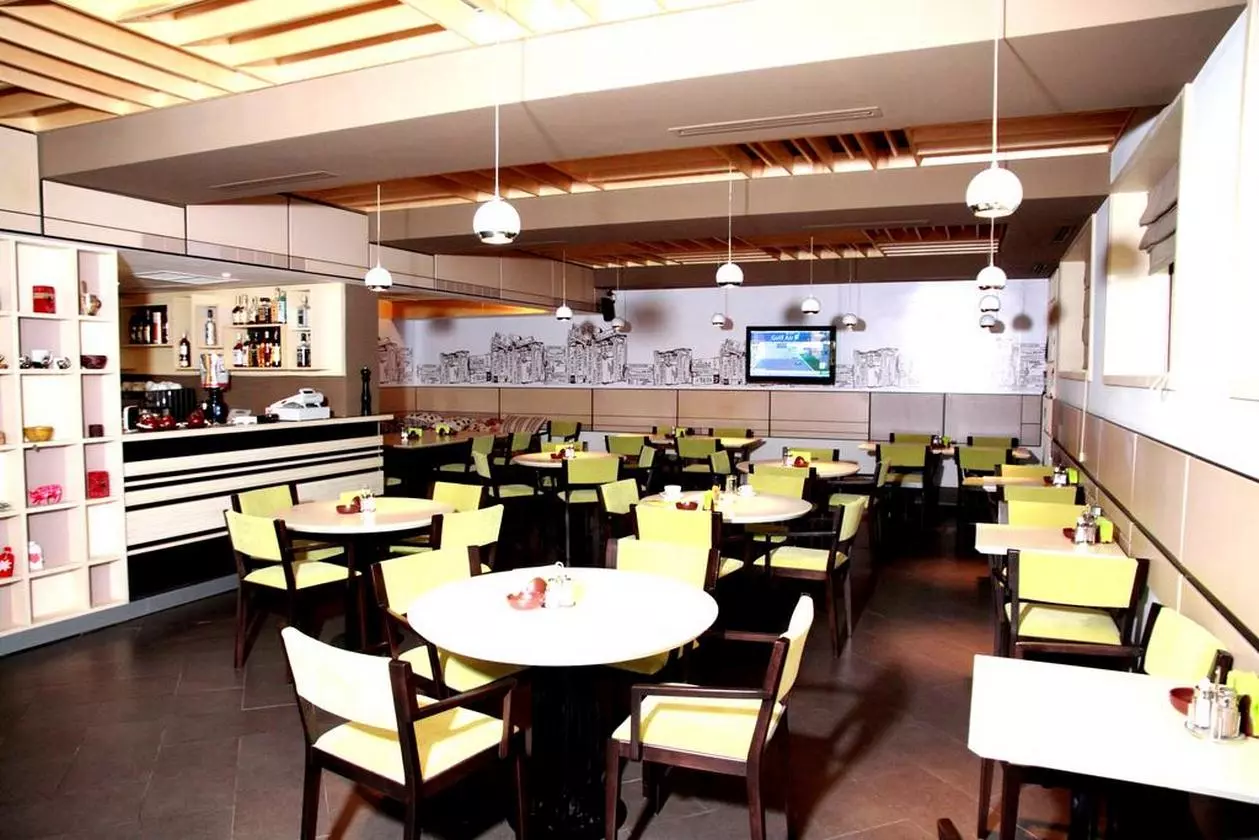 AMBER_SHABAVIZ (8).jpg